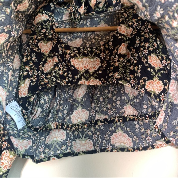 American Eagle black floral long sleeve crop blouse open circle back w tie szS - Picture 9 of 10